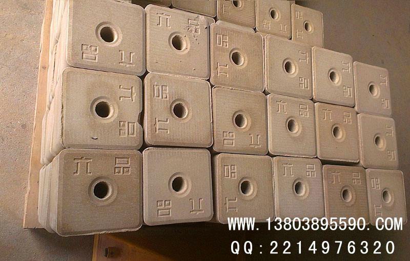 客戶杜甫機(jī)械舔鹽磚機(jī)